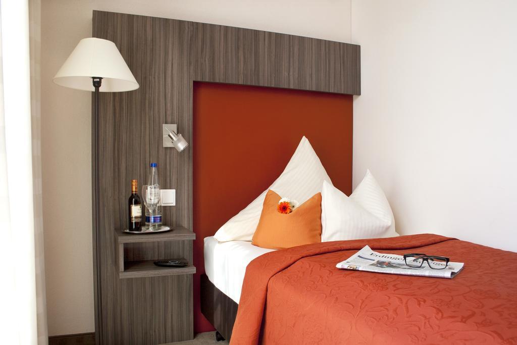 Hotel Linner Erding Room photo